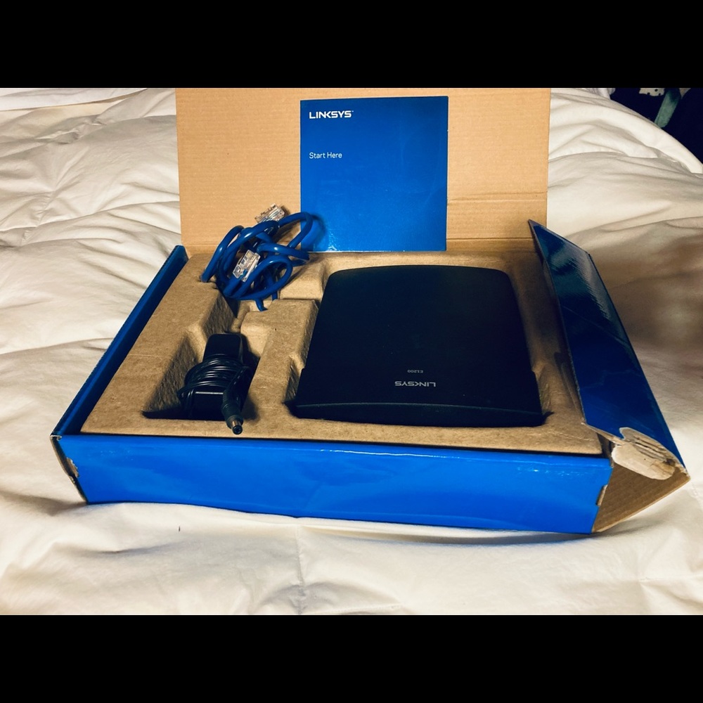 Linkys N300 Wifi Router - Picture 2 of 3